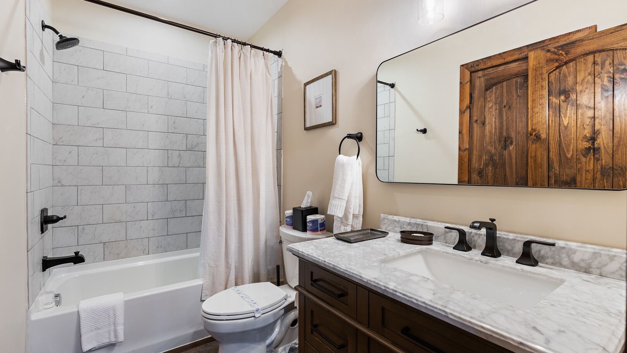 Photo of Bathroom in Seven Devils