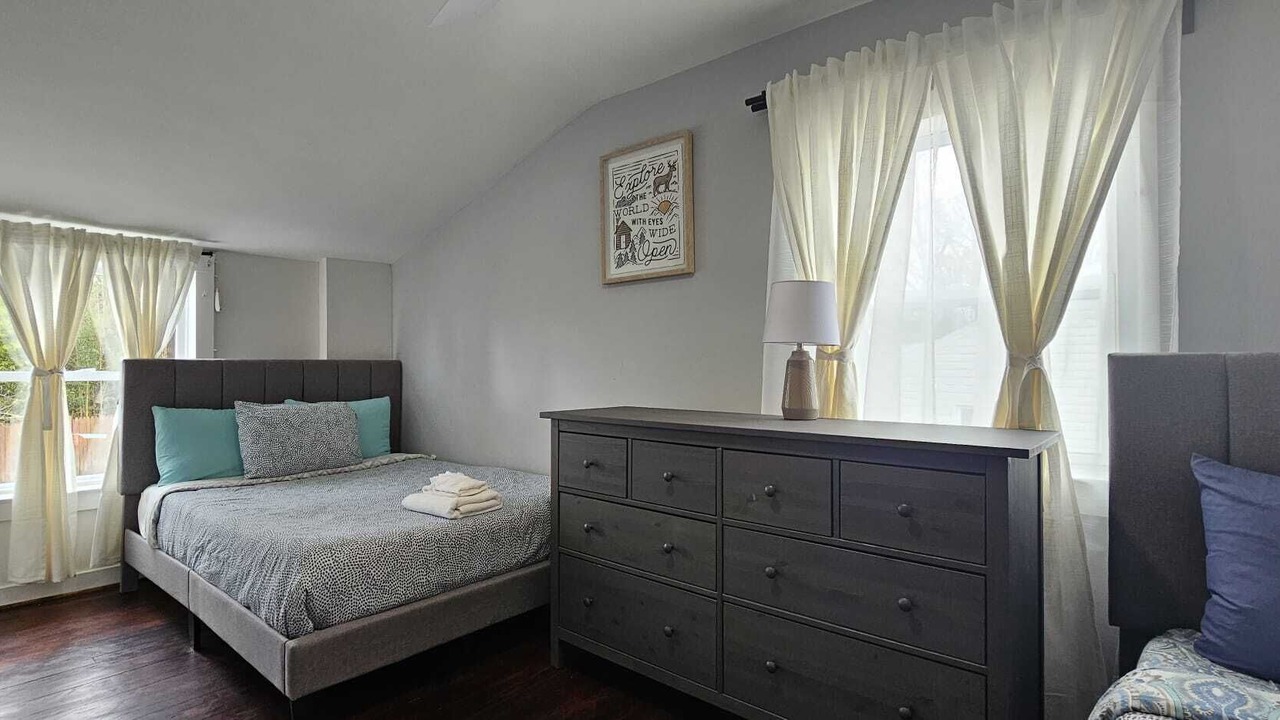 Photo of Bedroom in Wheaton-Glenmont