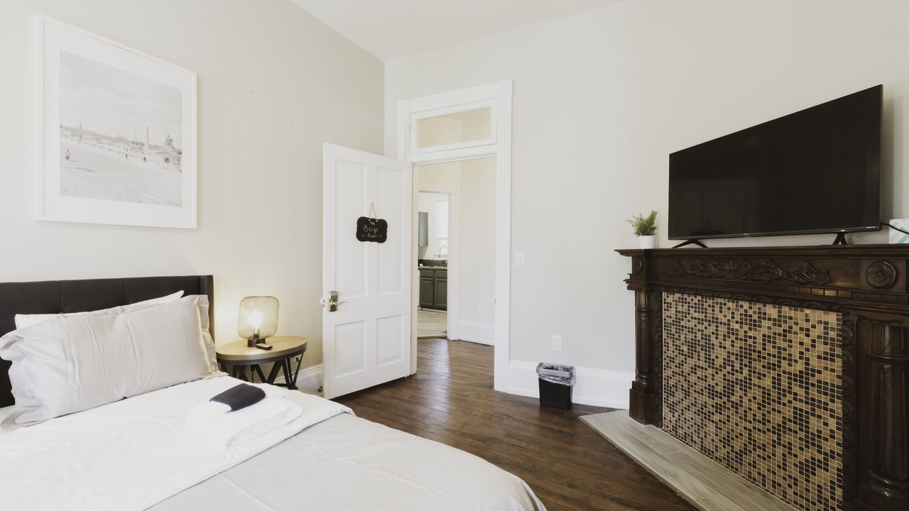 Photo of Bedroom in Thomas Square