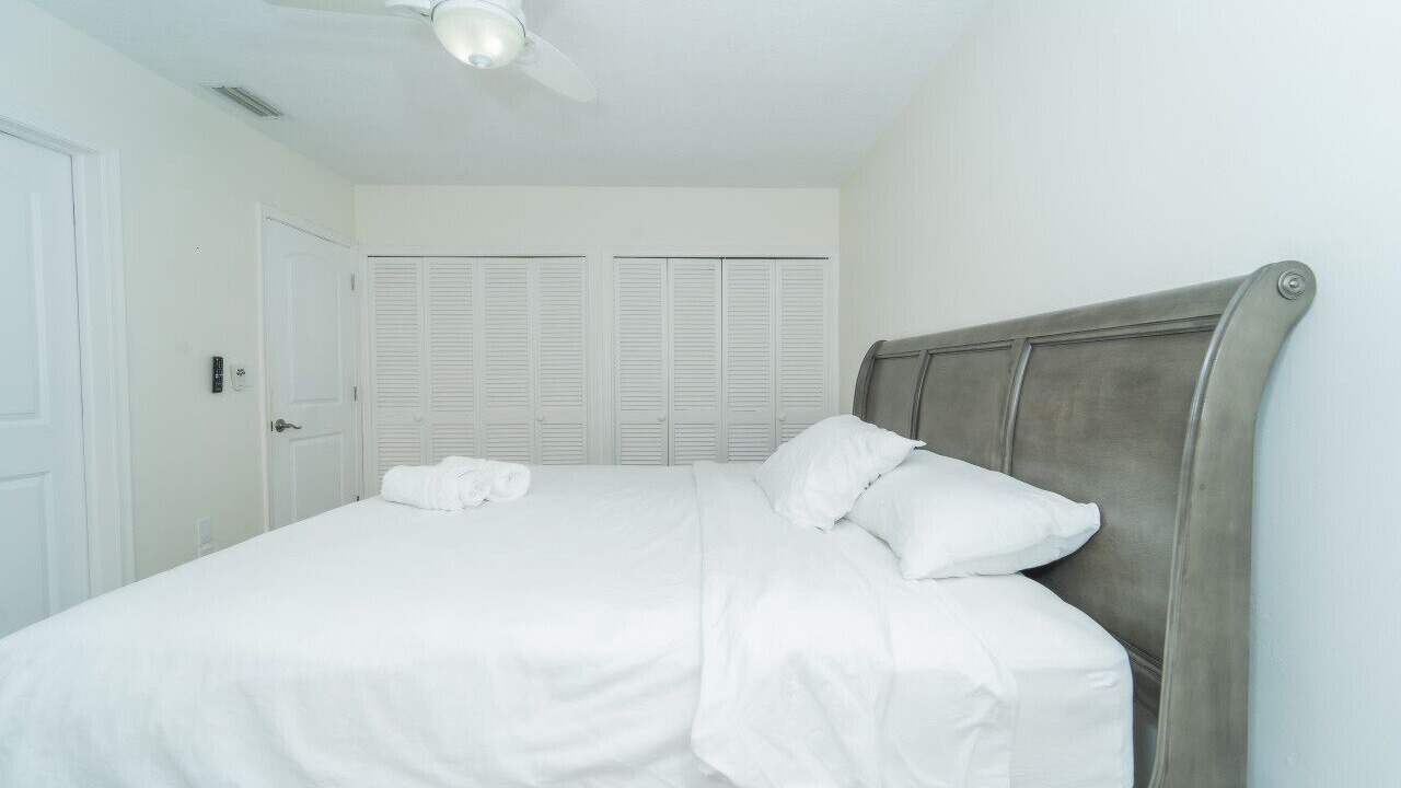 Photo of Bedroom in Bermuda Riviera