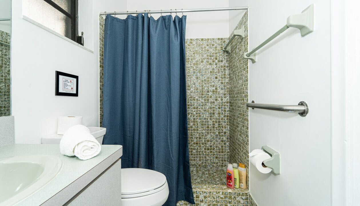 Photo of Bathroom in Bermuda Riviera