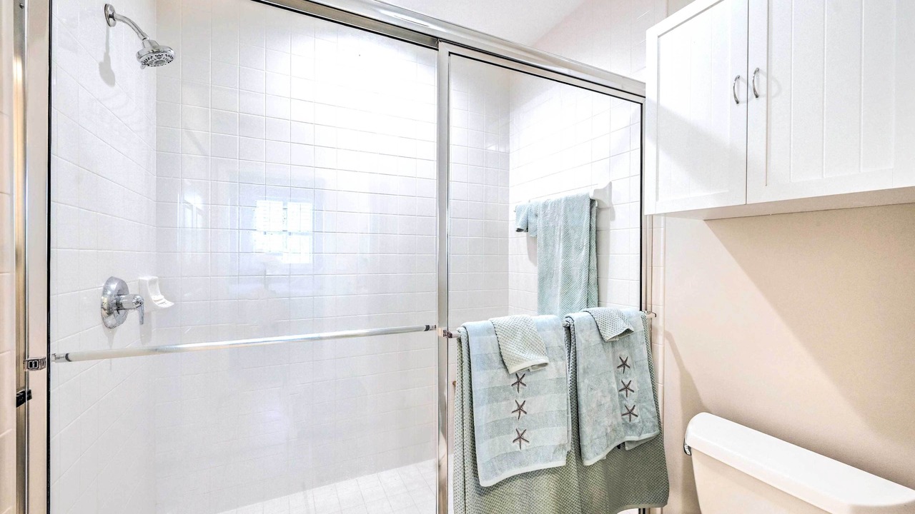 Photo of Bathroom in Vanderbilt Beach