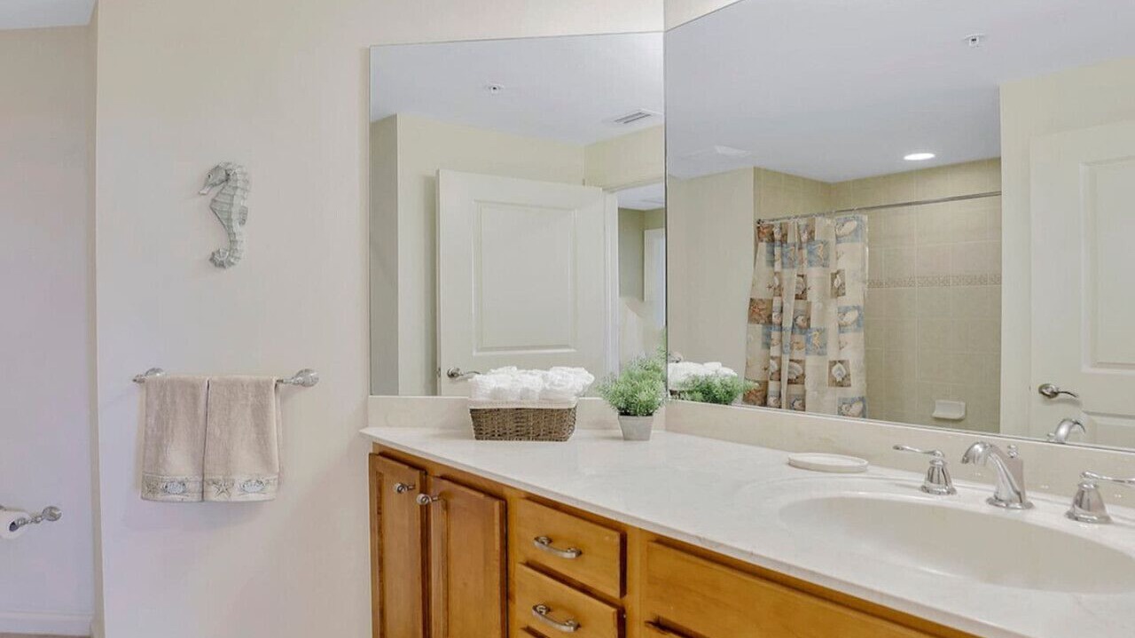 Photo of Bathroom in Cape Harbour