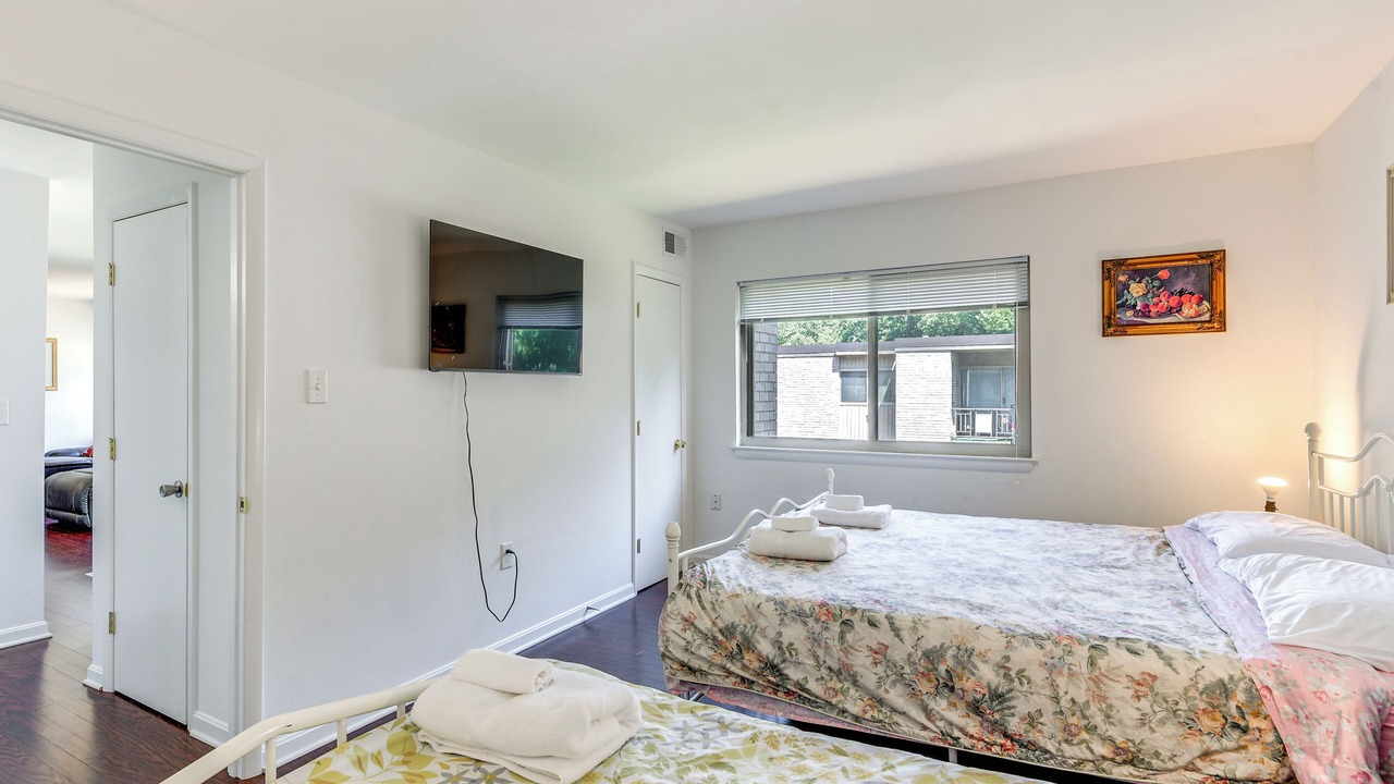 Photo of Bedroom in North Bethesda