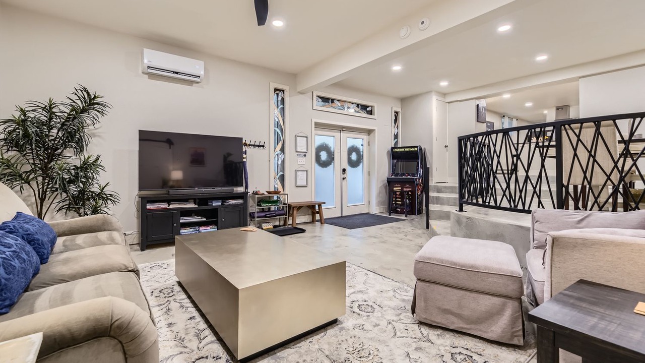 Photo of Livingroom in Old North End