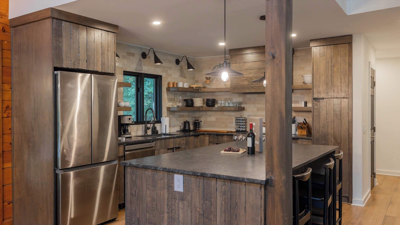 Photo of Kitchen in Cherry Log
