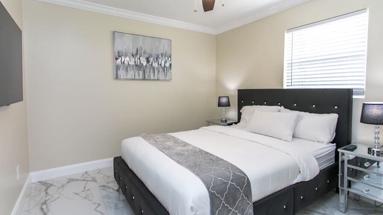 Photo of Bedroom in South Lake