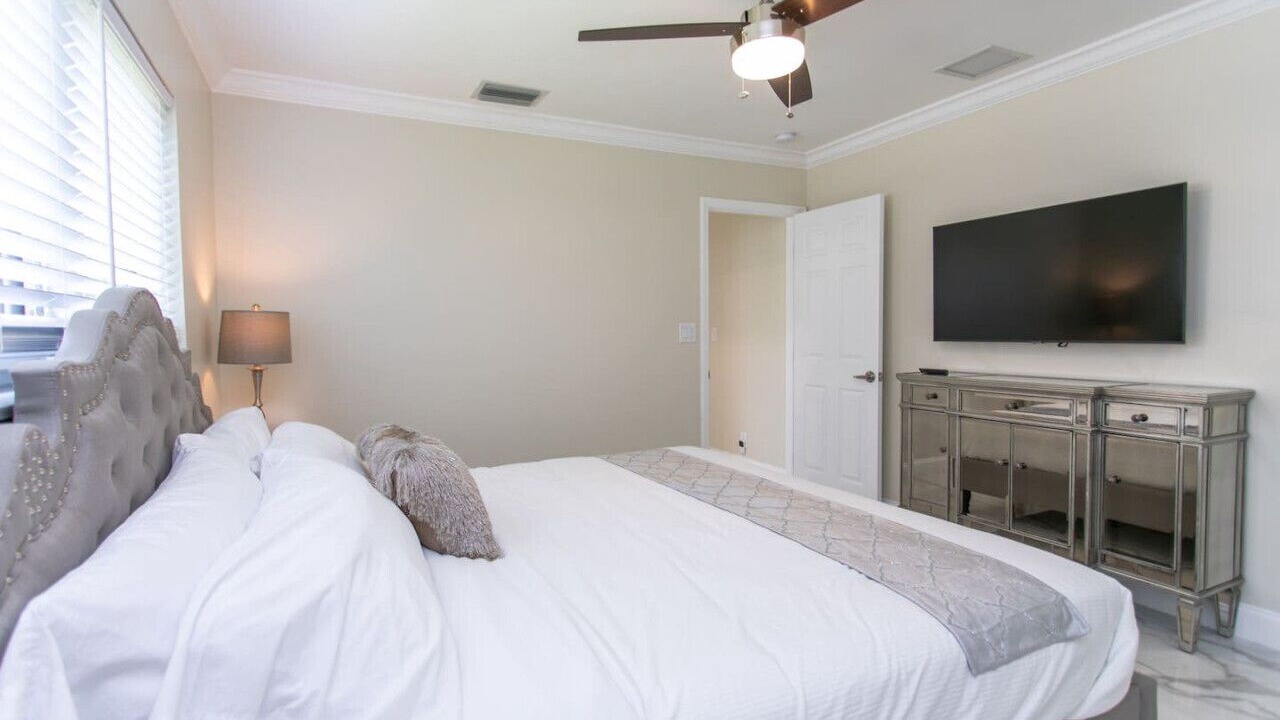 Photo of Bedroom in South Lake