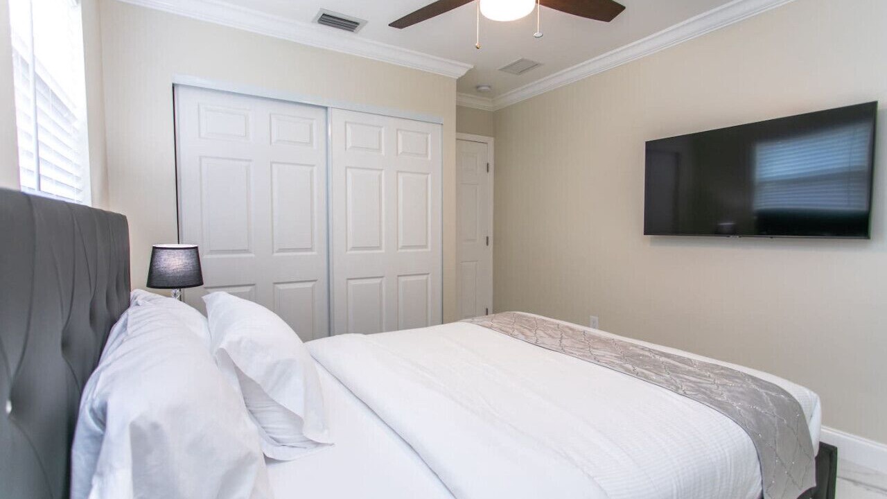 Photo of Bedroom in South Lake