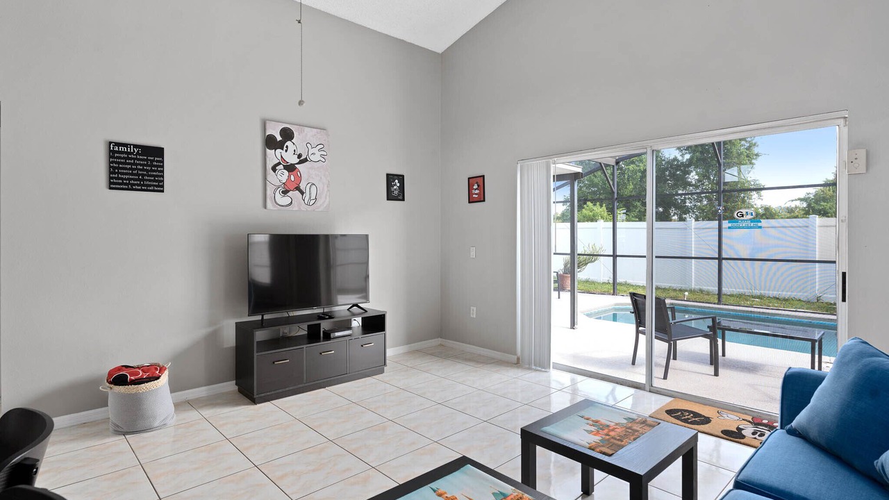 Photo of Livingroom in Crescent Lakes