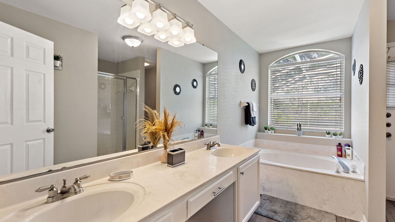 Photo of Bathroom in Sunridge Woods