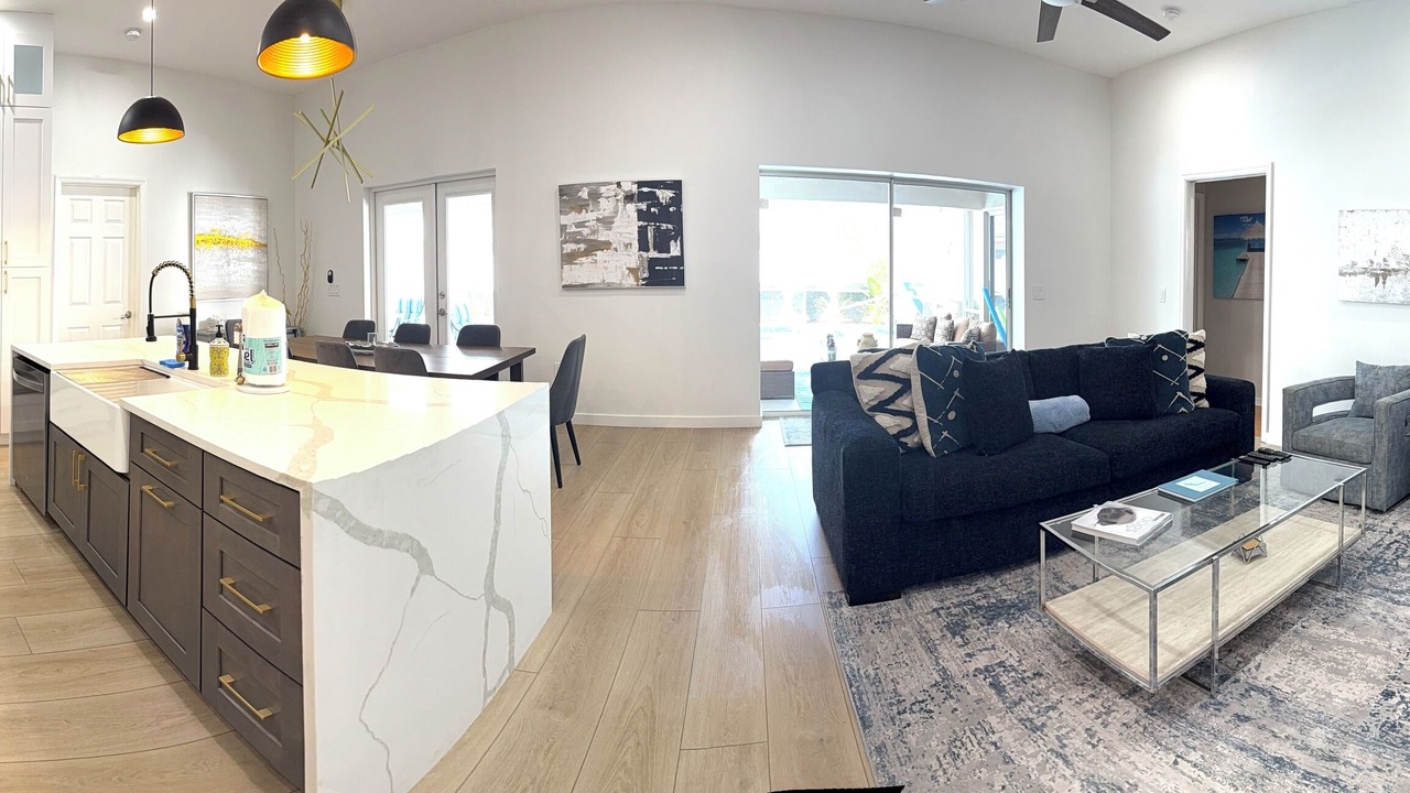 Photo of Livingroom in Lake Sarasota