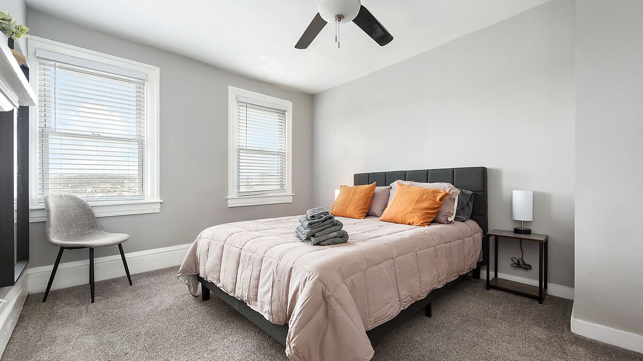 Photo of Bedroom in South Side Slopes