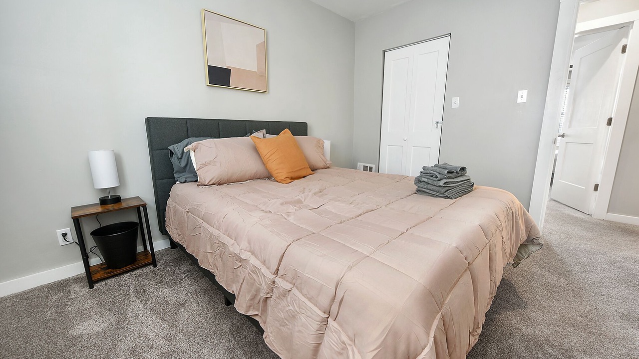 Photo of Bedroom in South Side Slopes