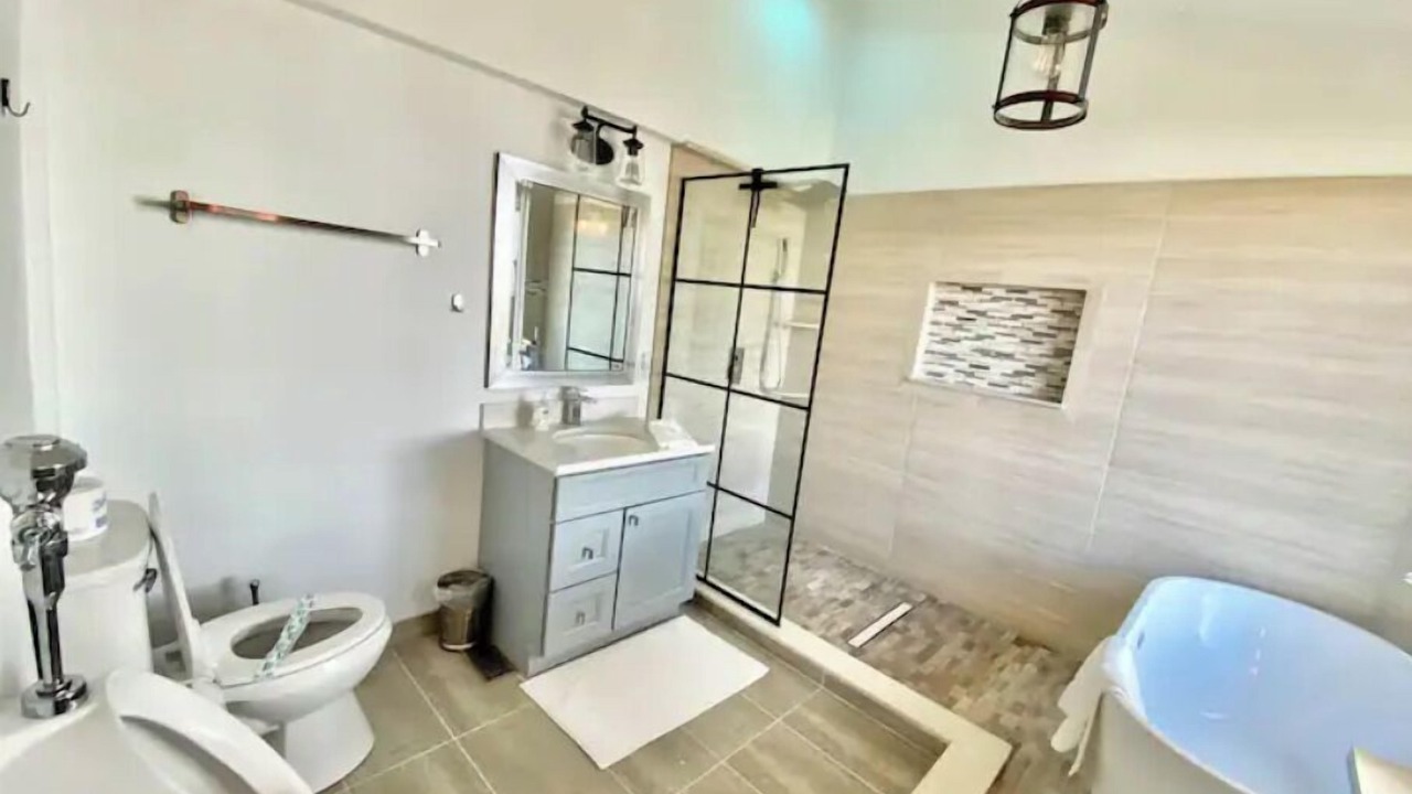 Photo of Bathroom in Manteo