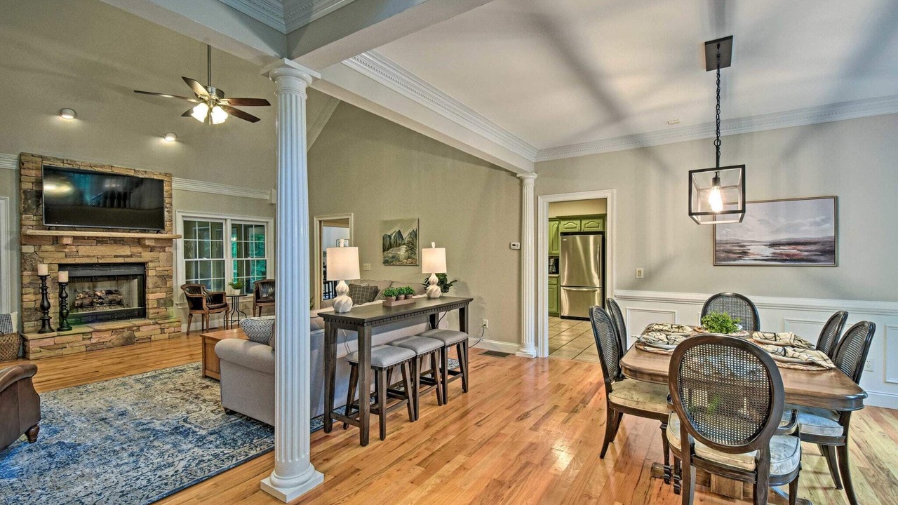 Photo of Livingroom in Dawsonville