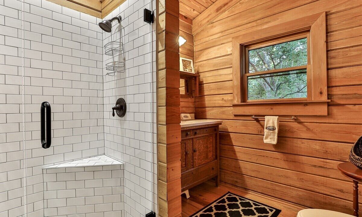 Photo of Bathroom in Ellijay