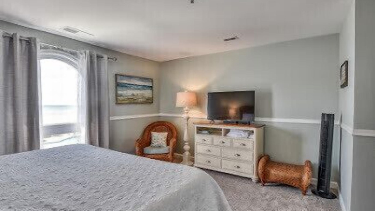 Photo of Bedroom in North Topsail Beach