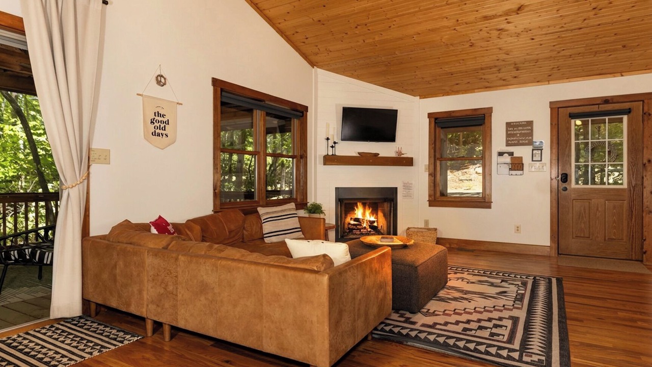 Photo of Livingroom in Deep Gap
