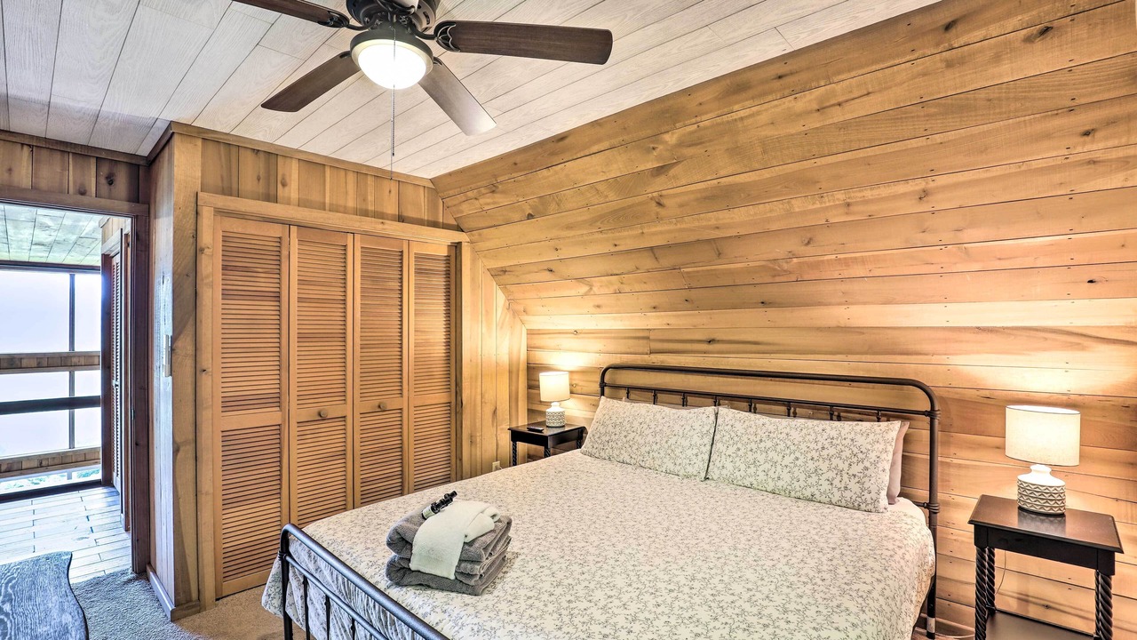 Photo of Bedroom in Burnsville