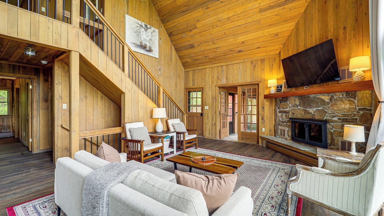 Photo of Bedroom in Burnsville