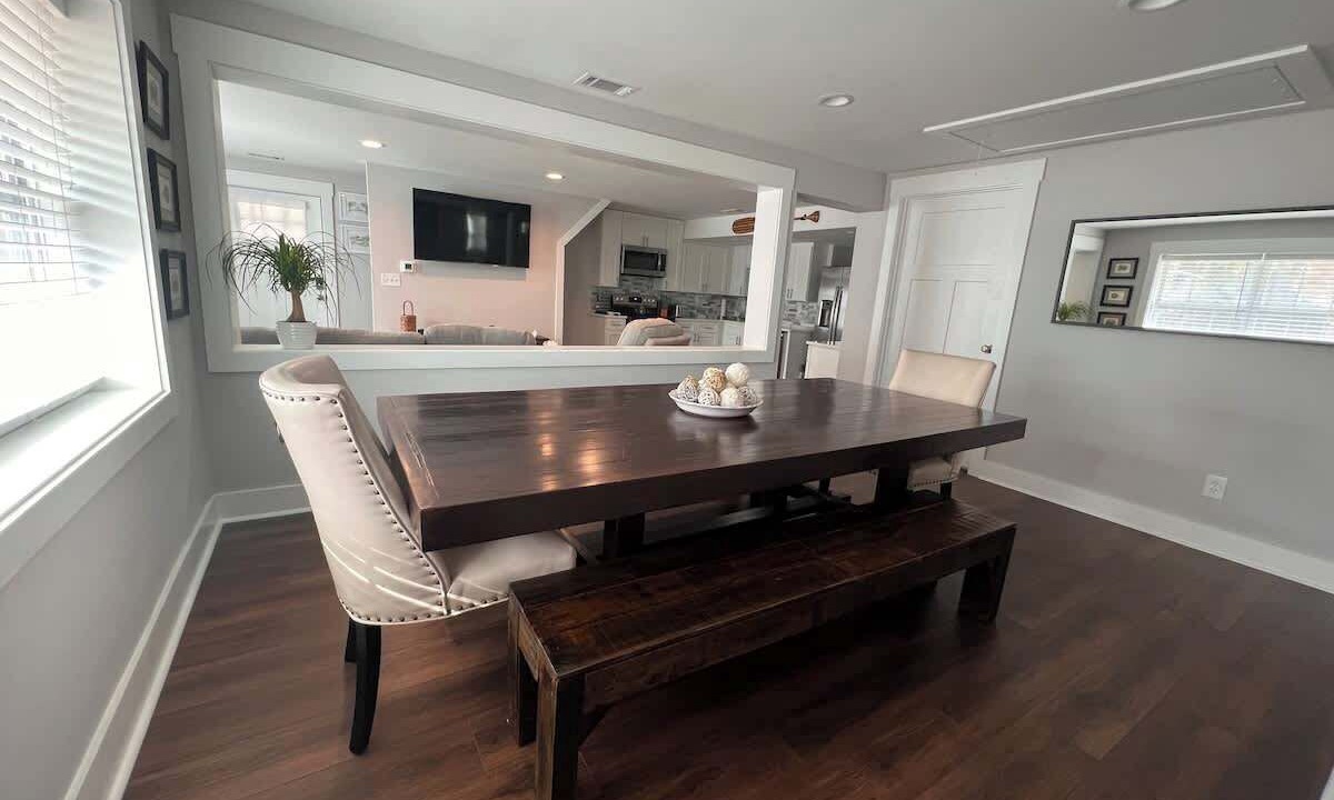 Photo of Livingroom in Whitemarsh Island