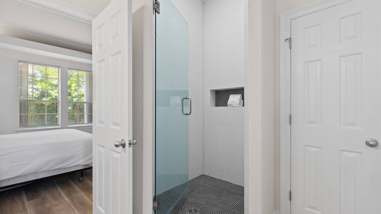 Photo of Bathroom in Avalon Beach Estates