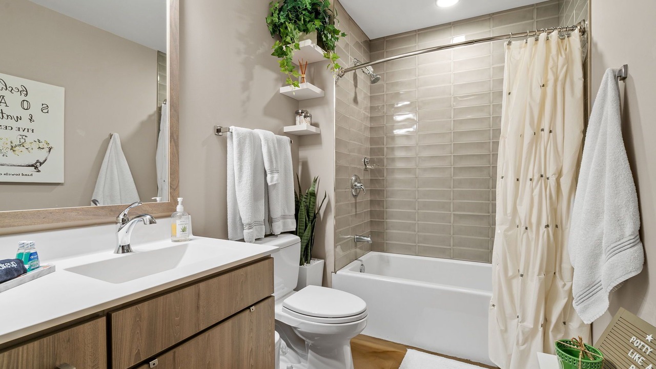 Photo of Bathroom in Warehouse District