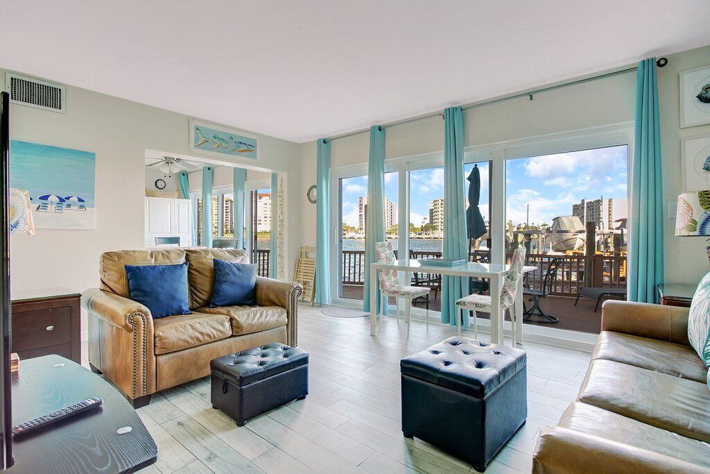 Photo of Livingroom in Bay Esplanade