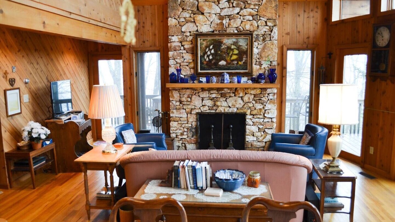 Photo of Livingroom in Burnsville