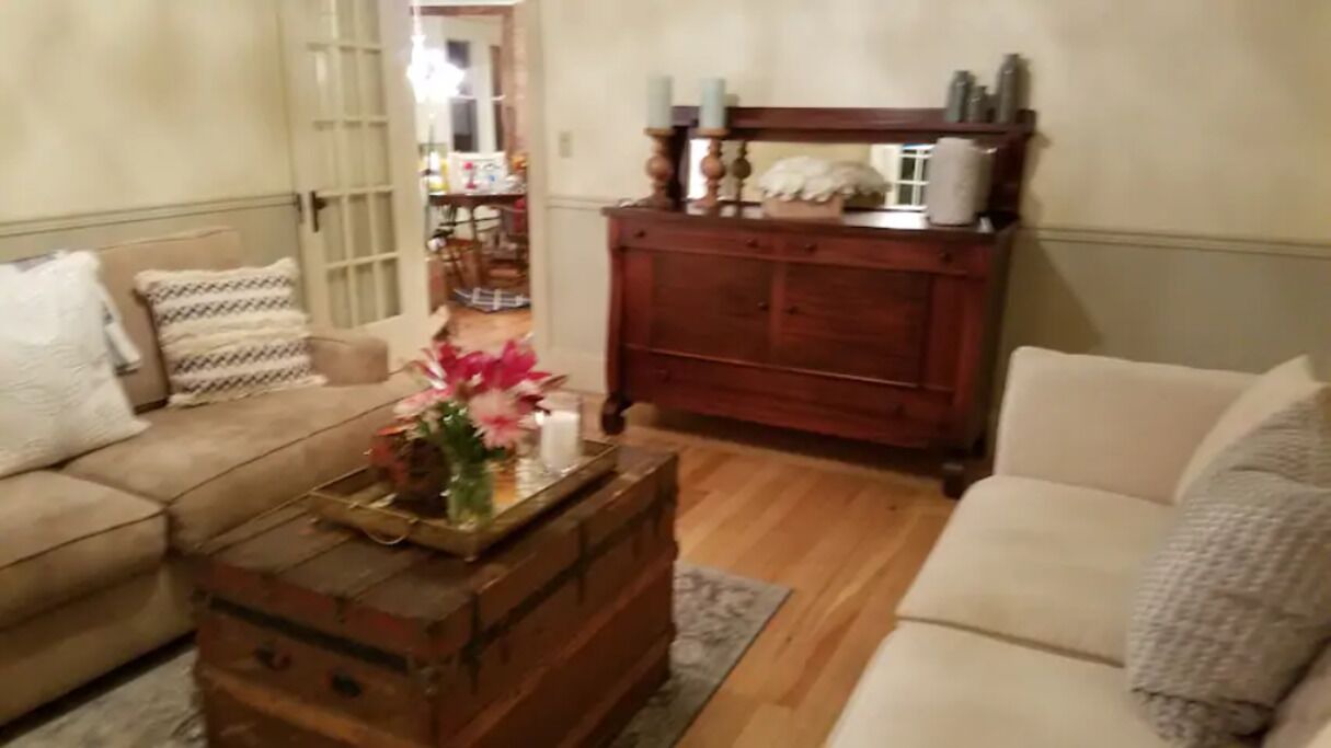 Photo of Livingroom in Saratoga Springs