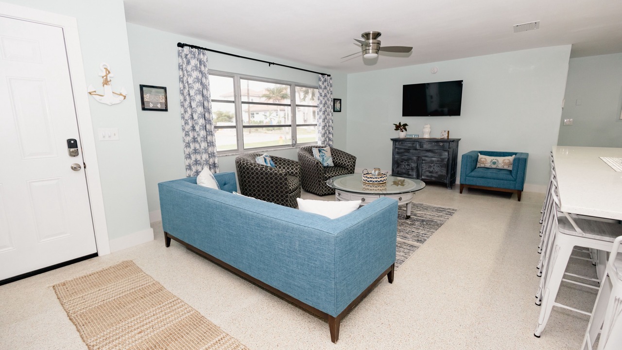 Photo of Livingroom in Yacht Club