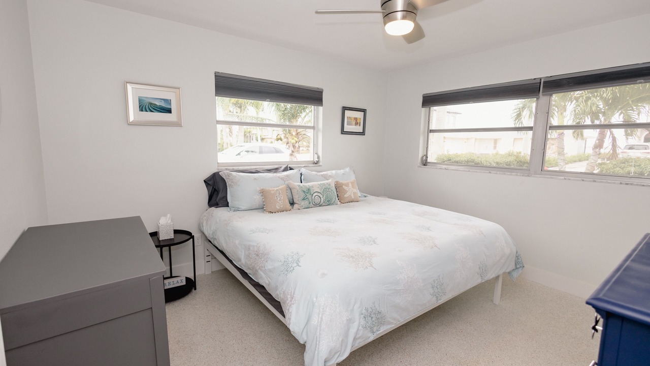 Photo of Bedroom in Yacht Club