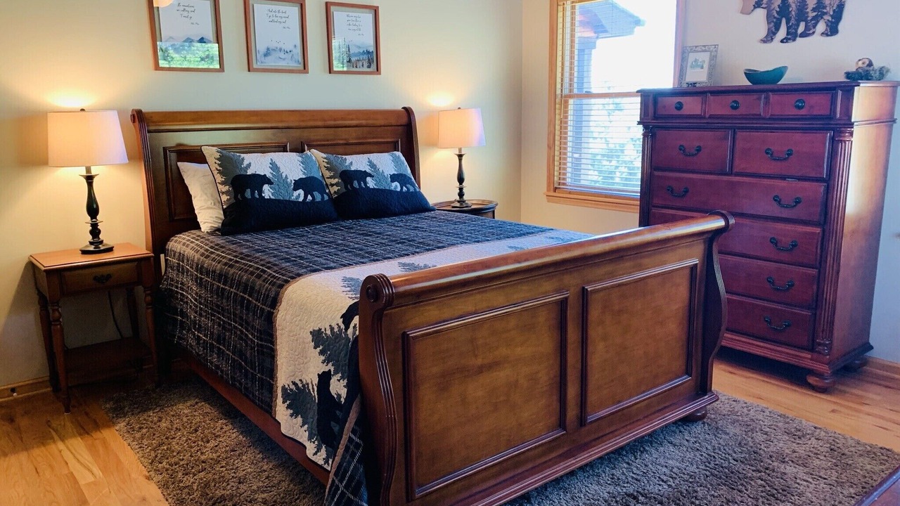 Photo of Bedroom in Piney Creek