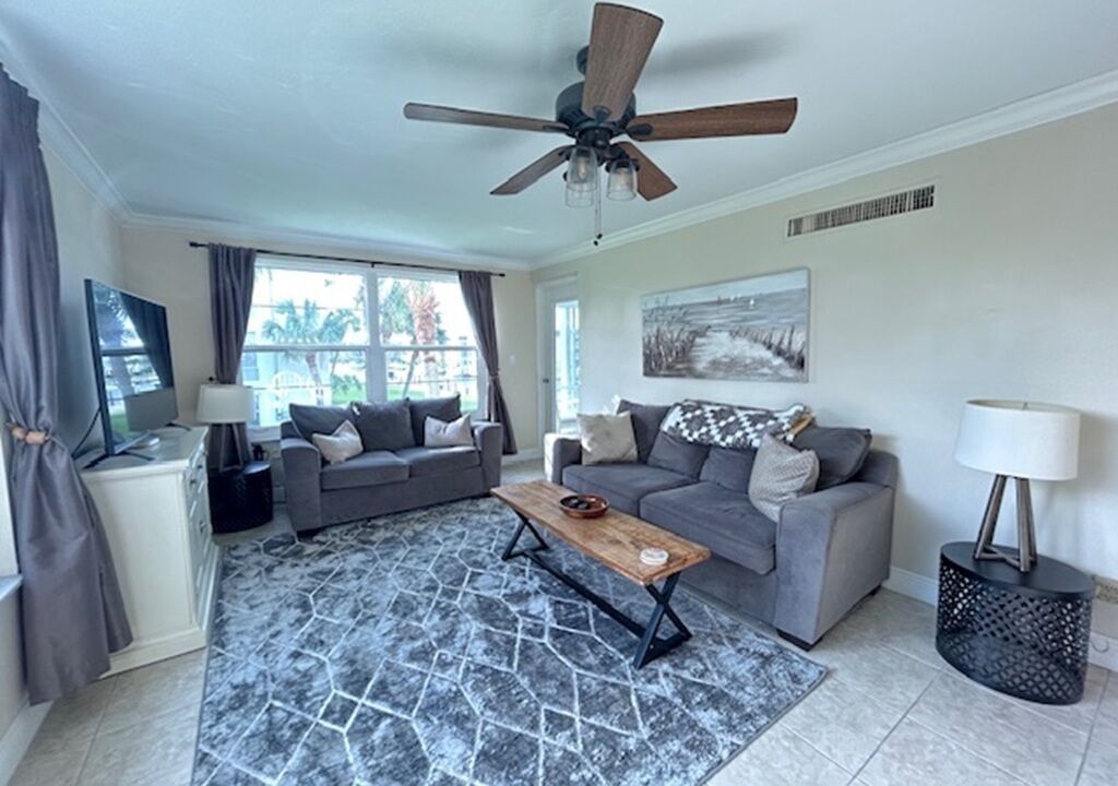 Photo of Livingroom in Longboat Key
