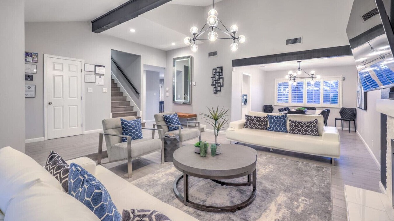Photo of Livingroom in Green Valley North