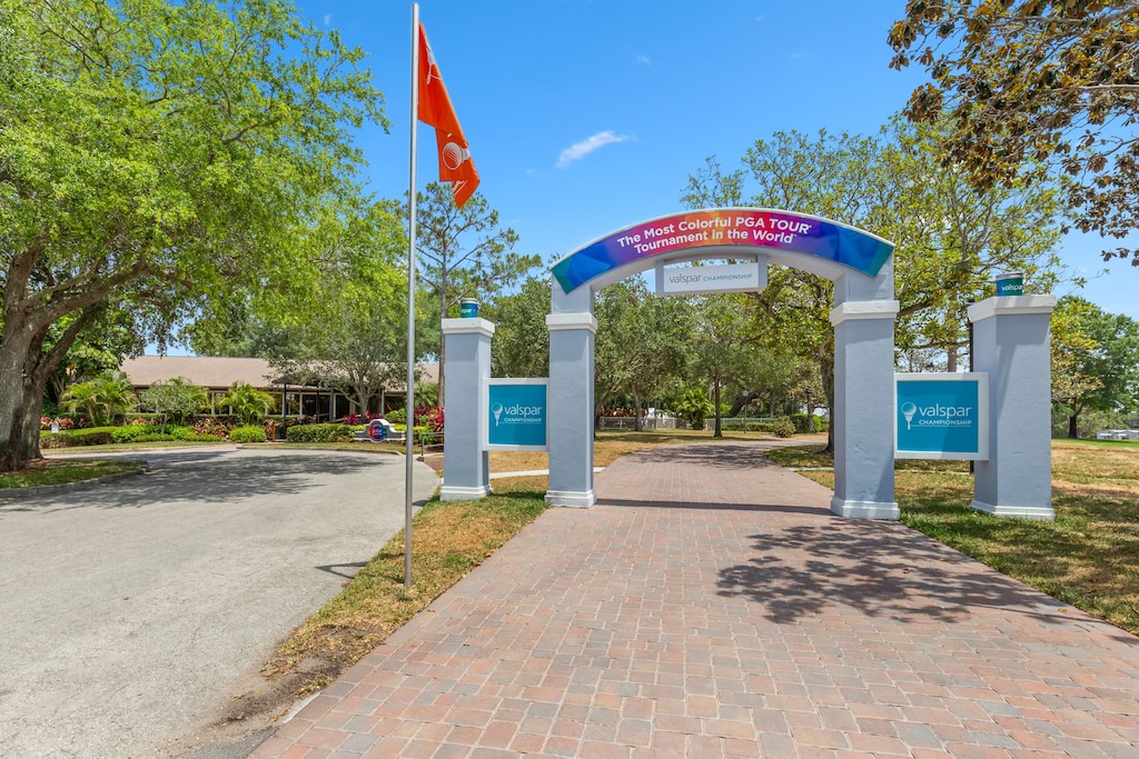 Photo of Buildings in Palm Harbor