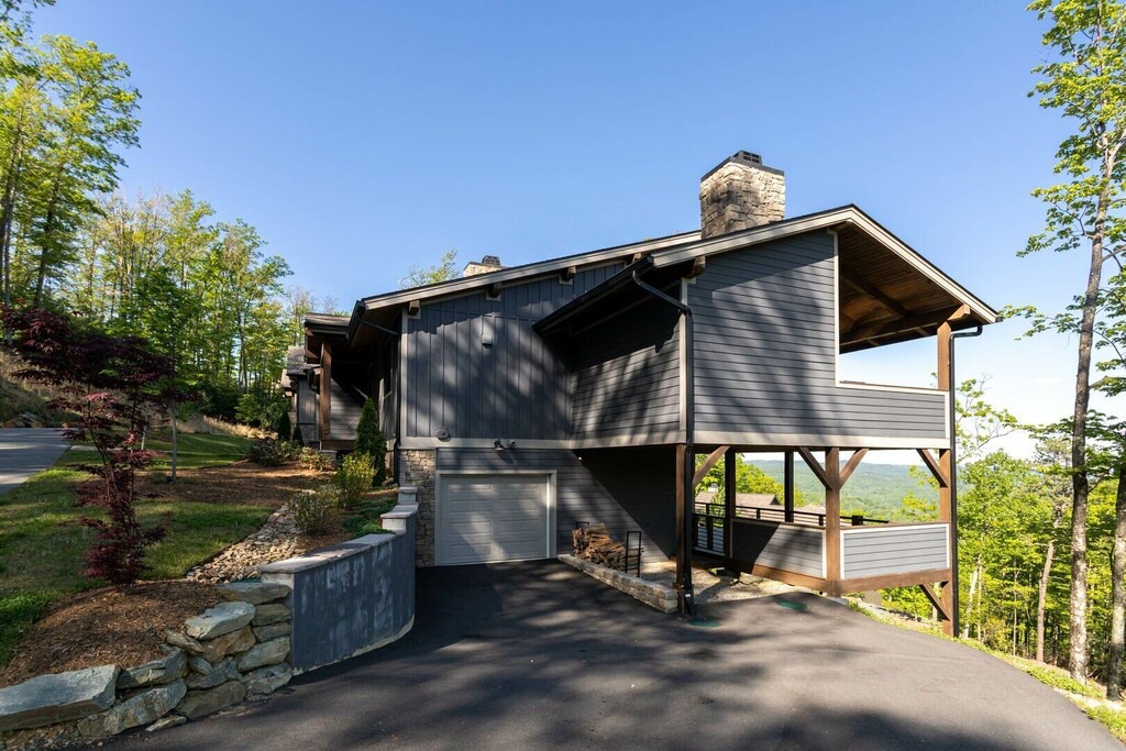 Photo of Buildings in Deep Gap