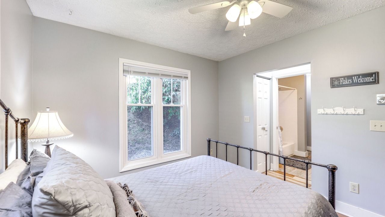 Photo of Bedroom in Seven Devils