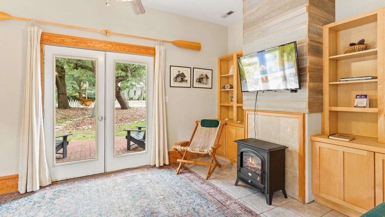 Photo of Livingroom in Historic Downtown Manteo