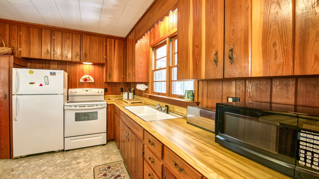 Photo of Kitchen in Lake Junaluska