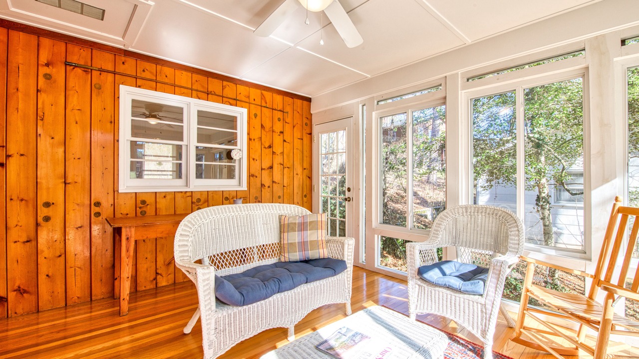 Photo of Livingroom in Lake Junaluska