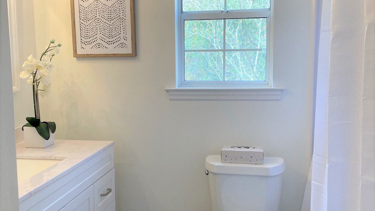 Photo of Bathroom in Whitemarsh Island