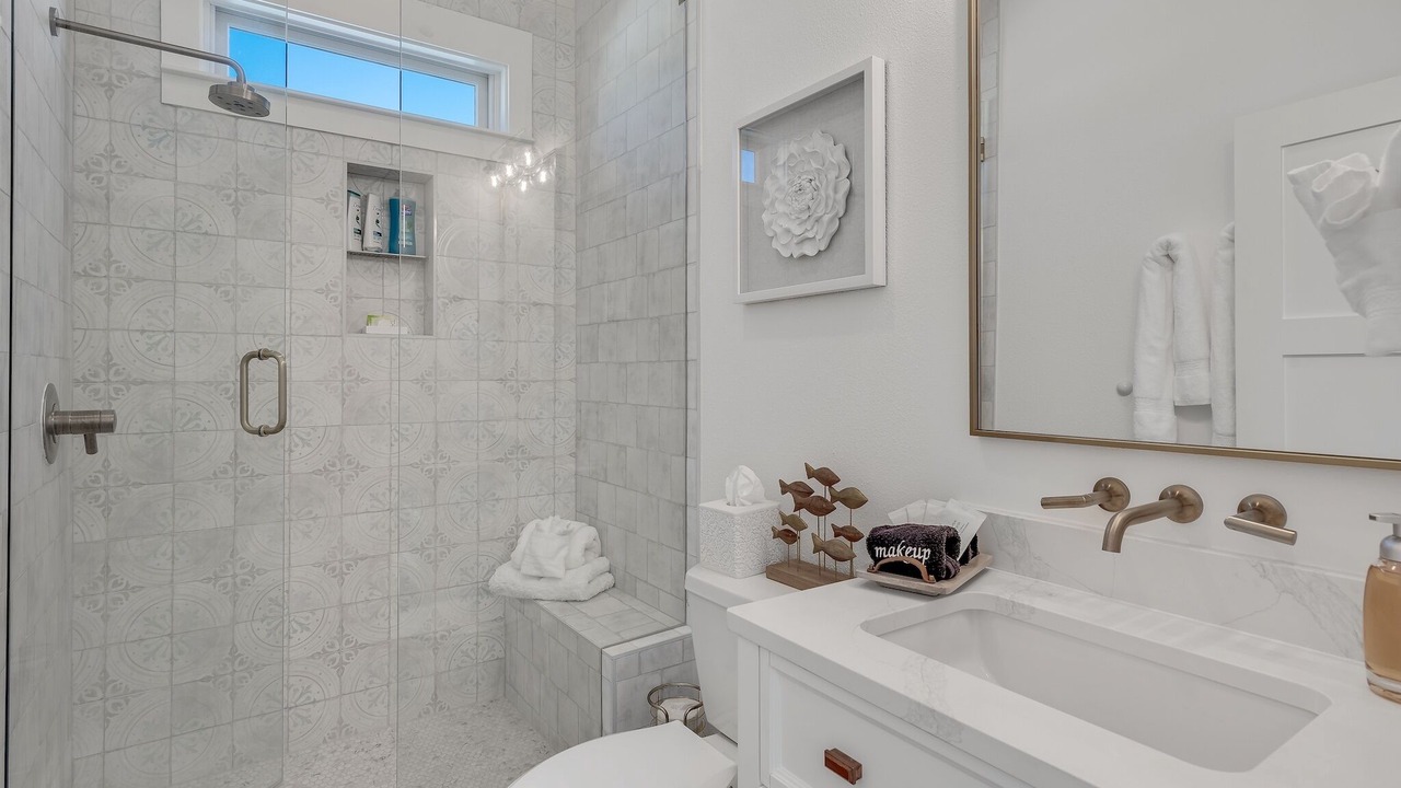 Photo of Bathroom in Holiday Isle