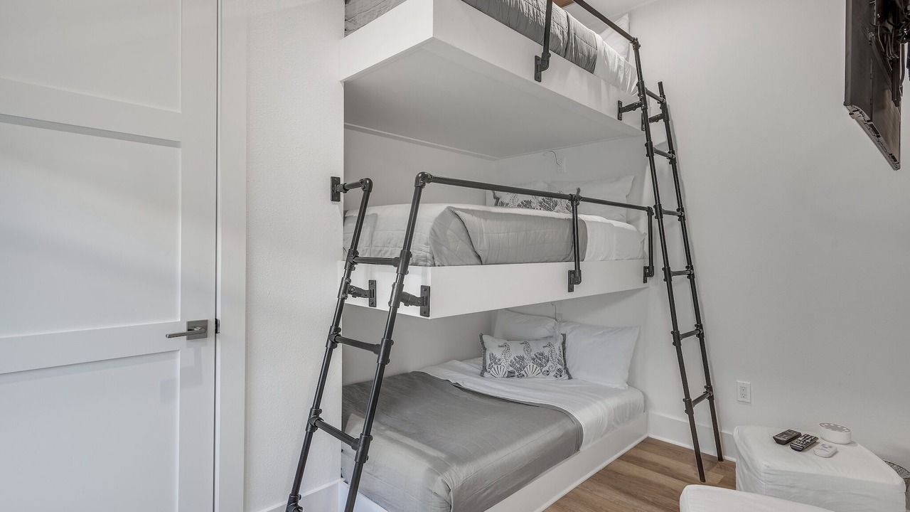 Photo of Bedroom in Holiday Isle