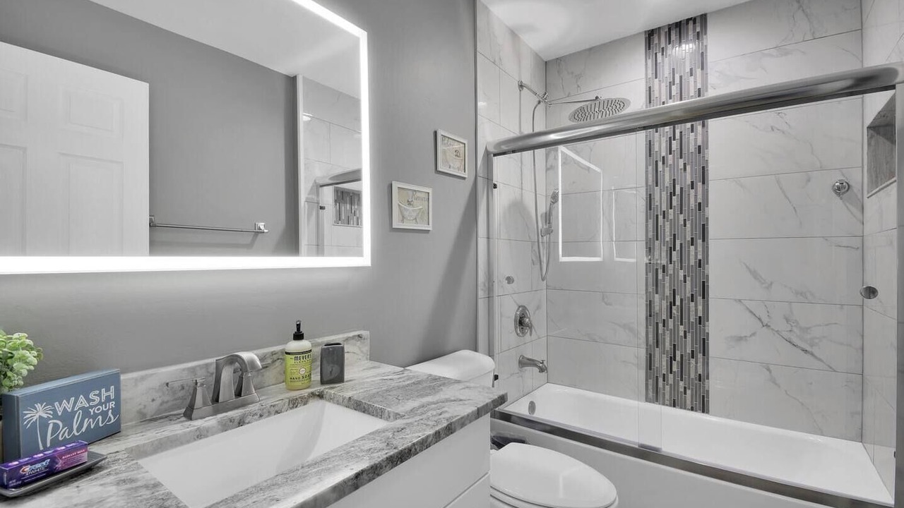 Photo of Bathroom in Diplomat