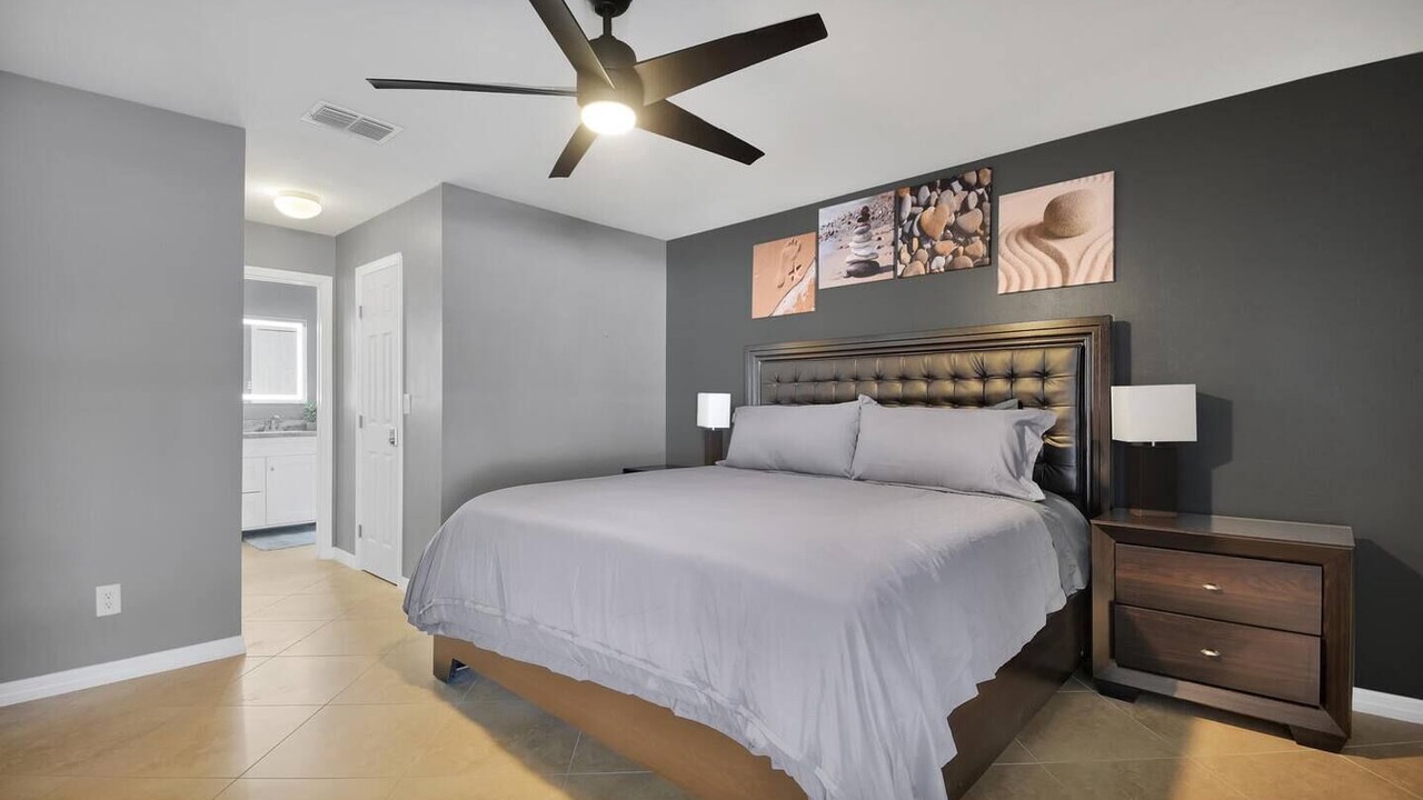 Photo of Bedroom in Diplomat