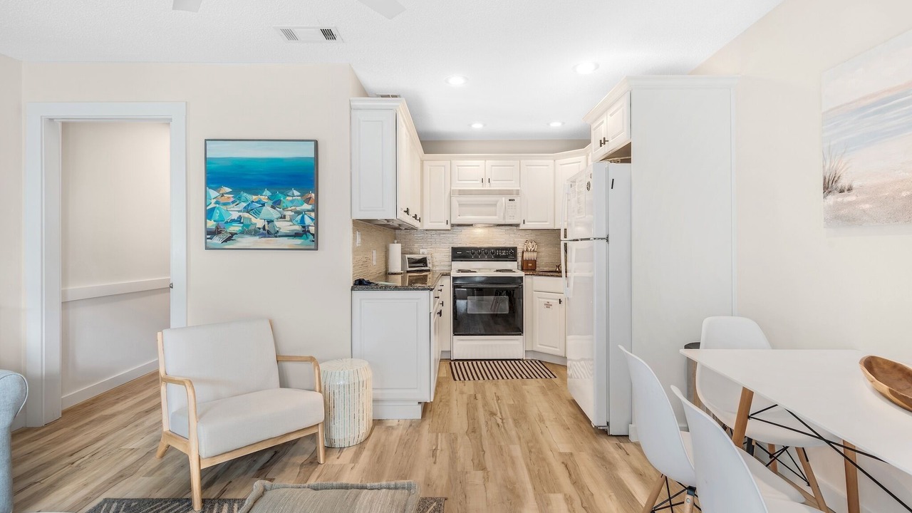 Photo of Bedroom in Miramar Beach