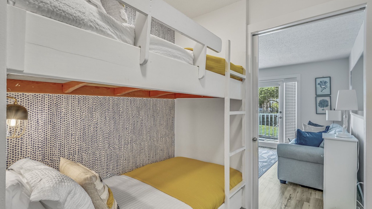 Photo of Bedroom in Miramar Beach