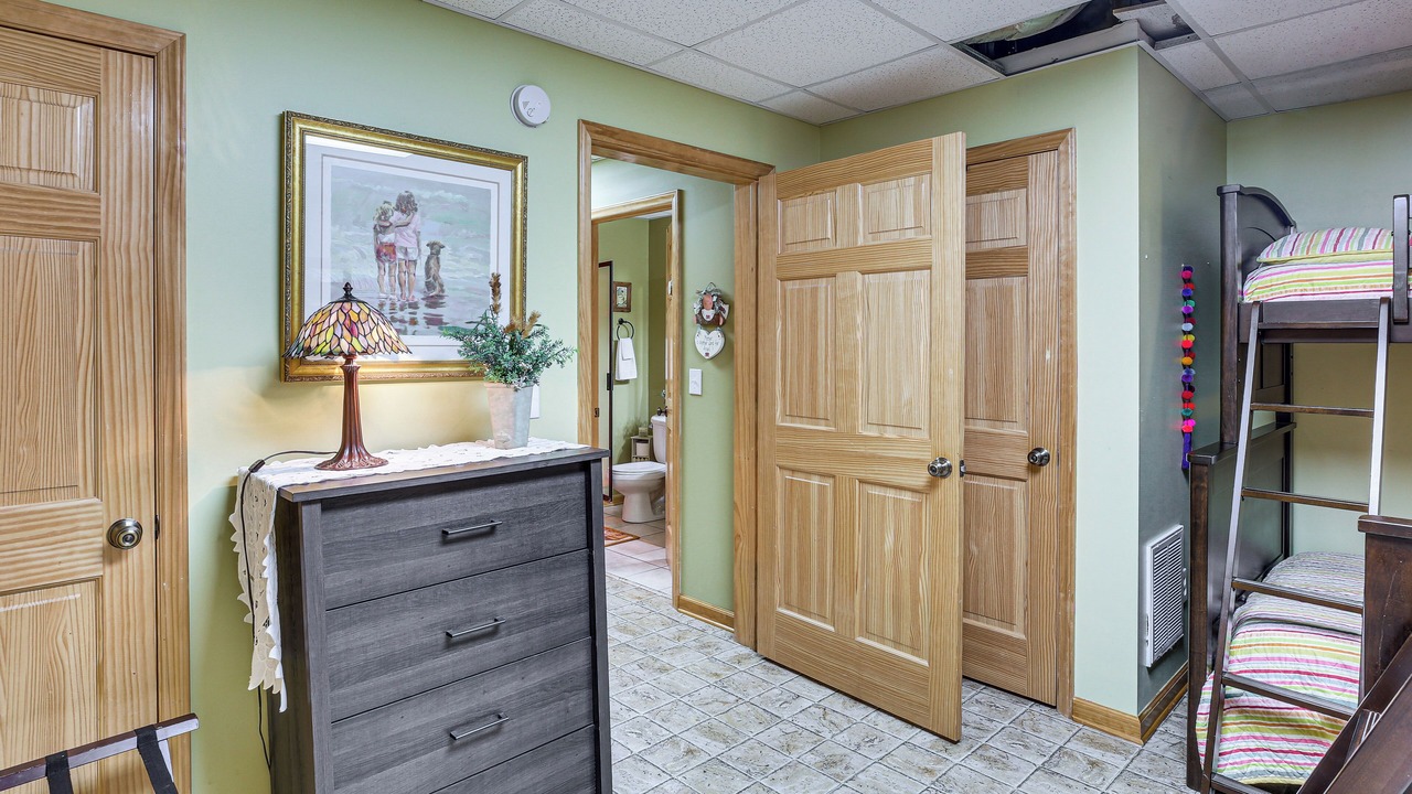 Photo of Bedroom in Piney Creek